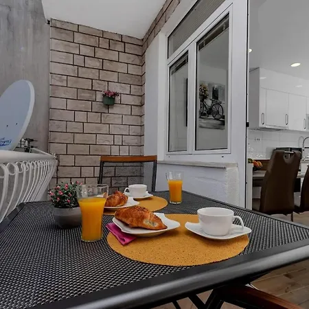 Meri * Макарська