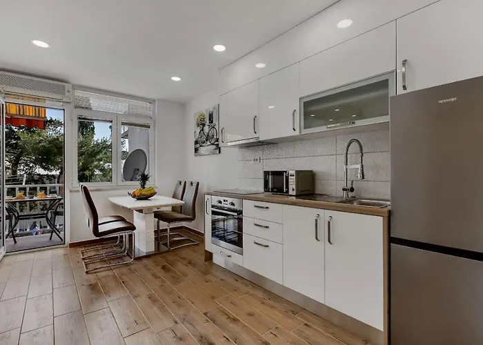 Meri Lägenhet Makarska